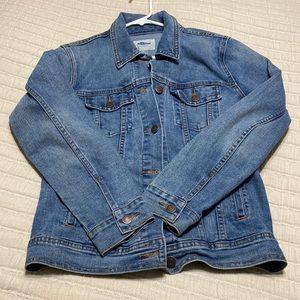 Old Navy jean jacket. Vintage style fit. Size medium.
